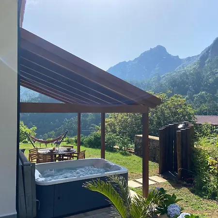 Dom wakacyjny Casa Kalm - Private House With Jacuzzi And Mountain View Senhora do Rosário