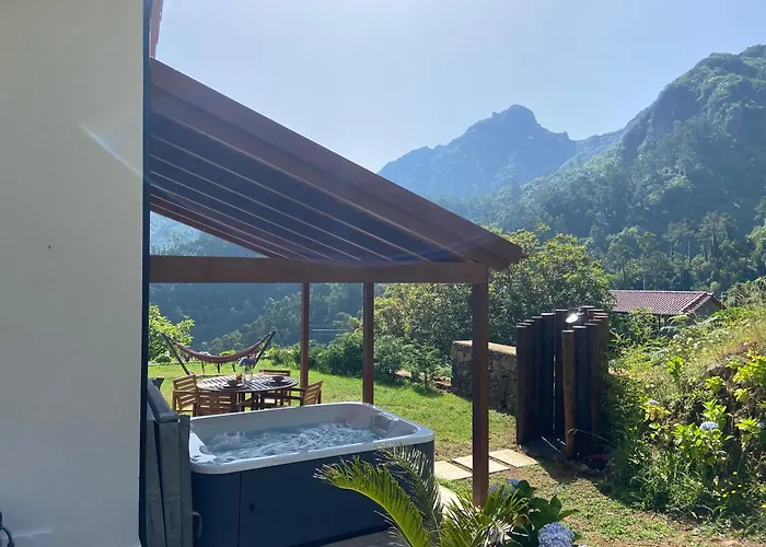 Dom wakacyjny Casa Kalm - Private House With Jacuzzi And Mountain View Senhora do Rosário