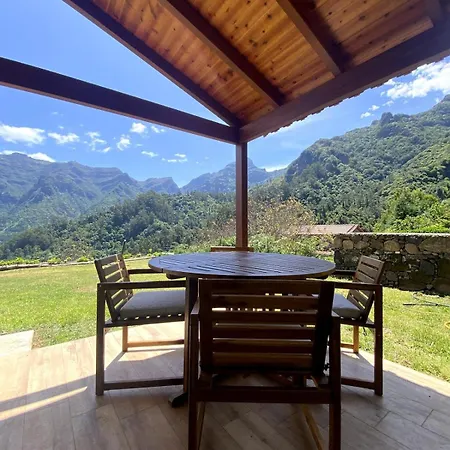 Semesterbostad Casa Kalm - Private House With Jacuzzi And Mountain View